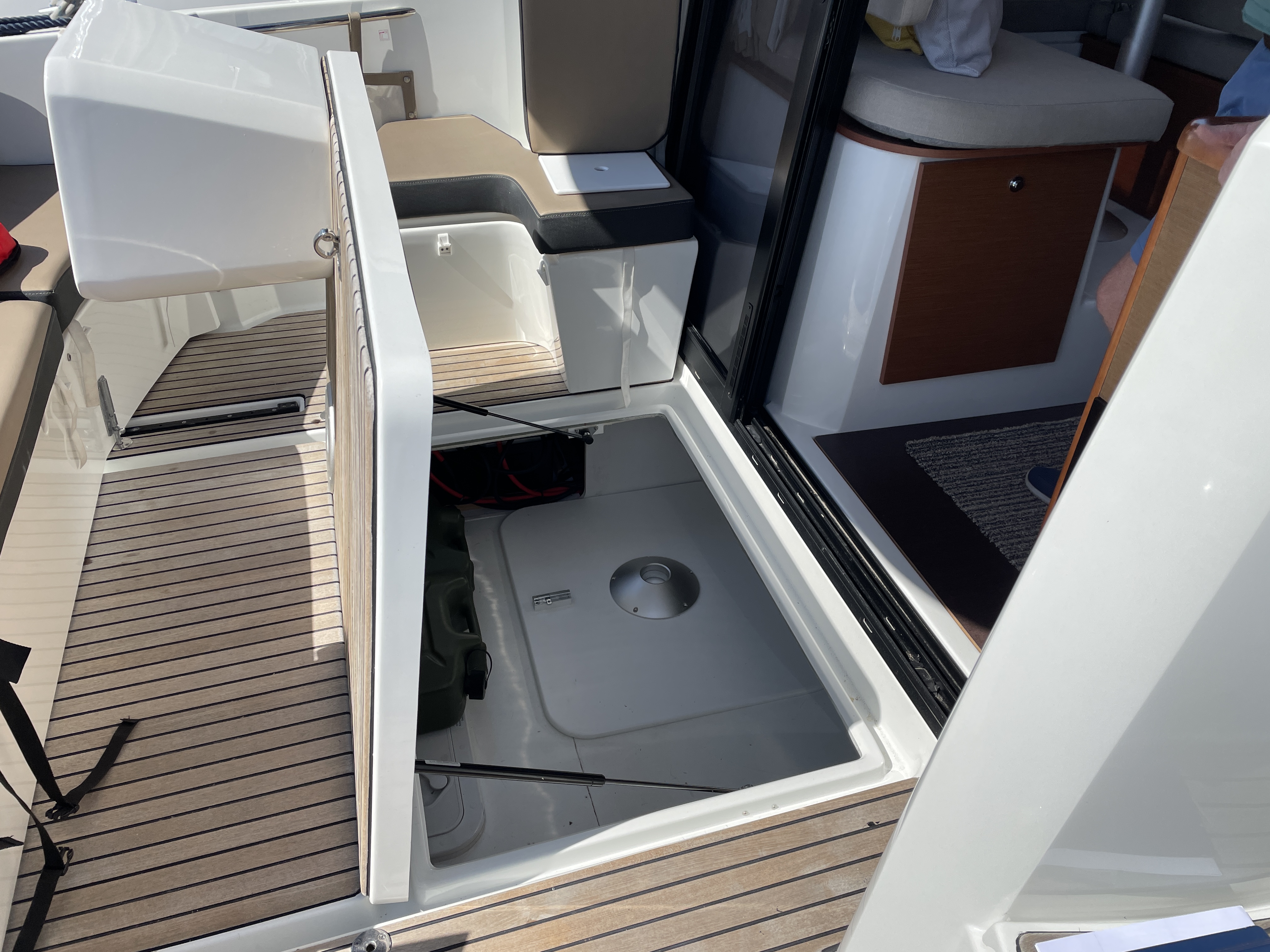 SOLD. 2016 Jeanneau Merry Fisher 855 “Legende”. 1 x Suzuki 300hp 4 Stroke Petrol Outboard. Tax Paid