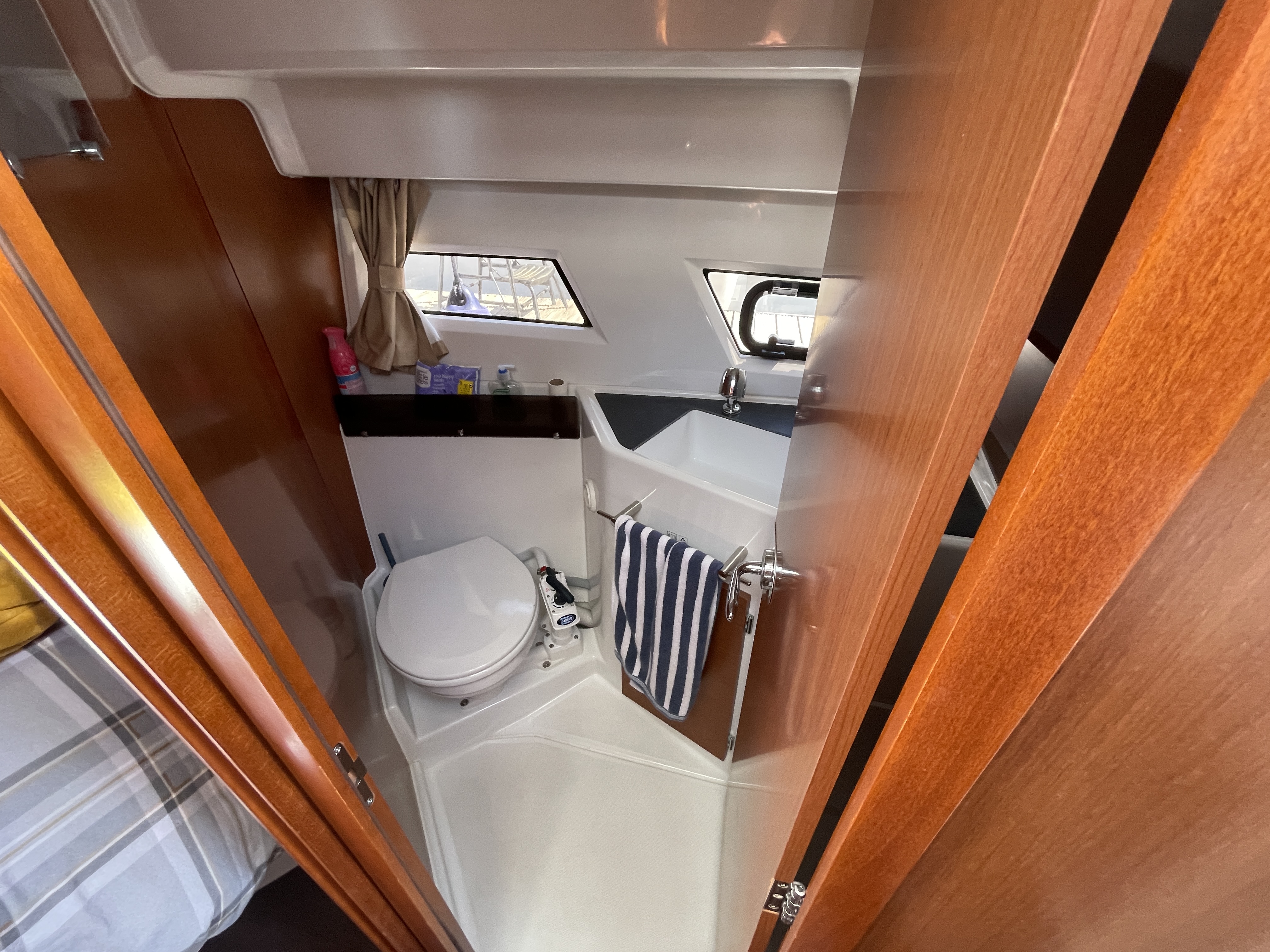 SOLD. 2016 Jeanneau Merry Fisher 855 “Legende”. 1 x Suzuki 300hp 4 Stroke Petrol Outboard. Tax Paid