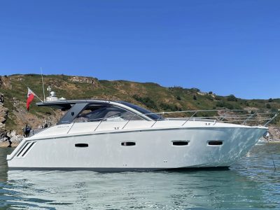 SOLD. 2008 Model Sealine SC35, 2 x Volvo Penta D4 (300hp) Inboard Diesels.