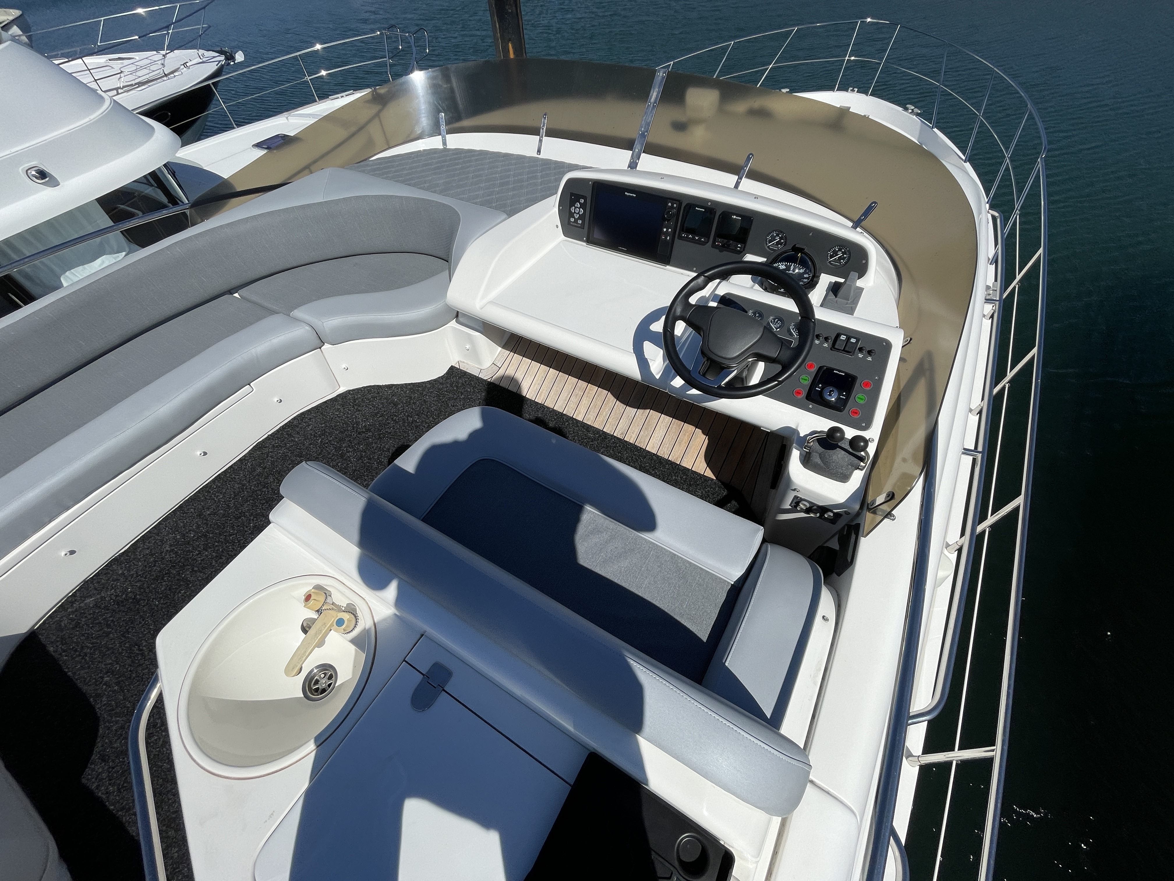 SOLD. 1998 Sealine T51, 2 x Volvo Penta TAMP122P EDC (610hp) Inboard Diesels.
