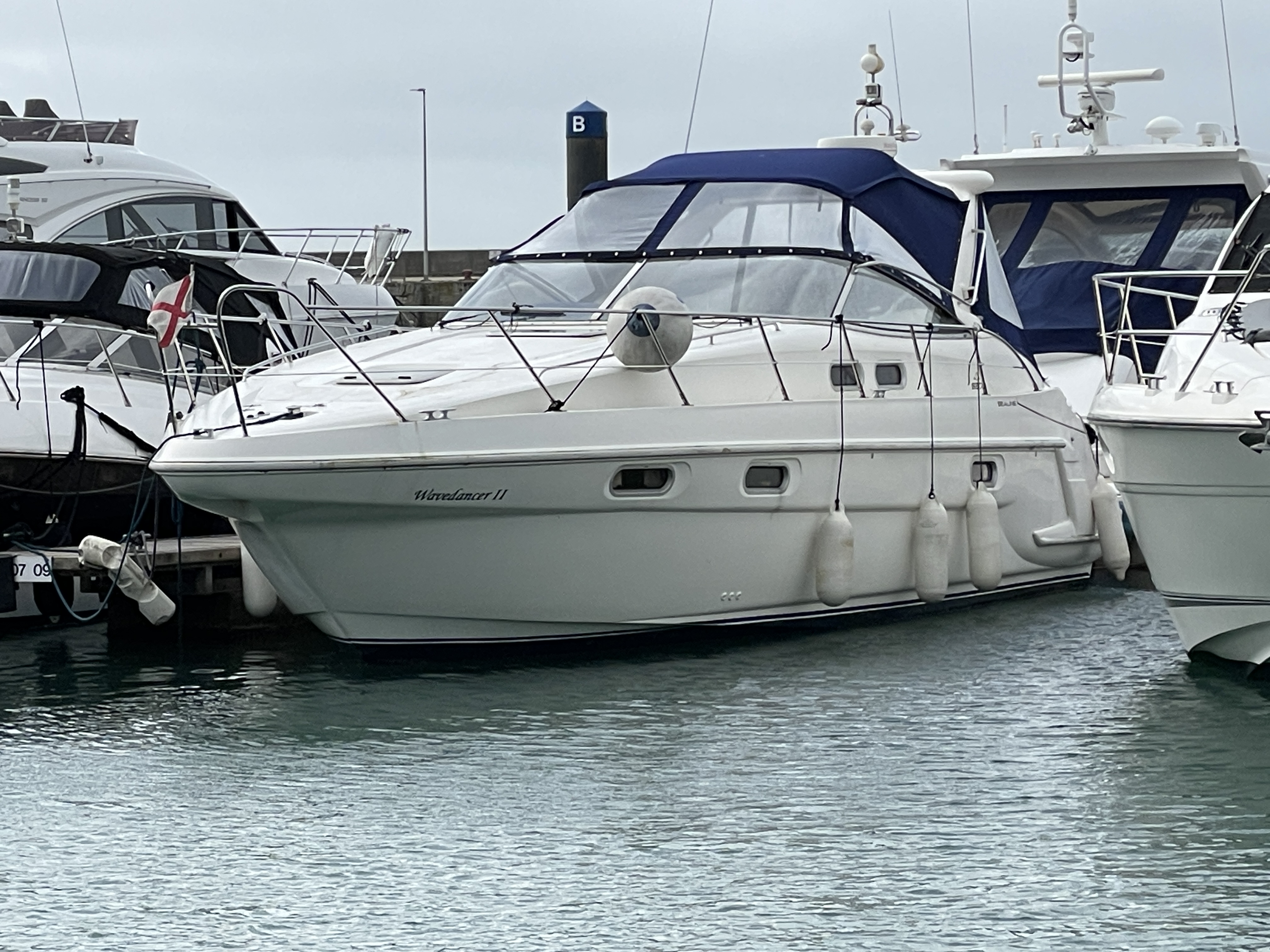 SOLD. 2001 Sealine S37 Sports Cruiser, 2 x Volvo Penta KAD44P (260hp) Inboard Diesels.