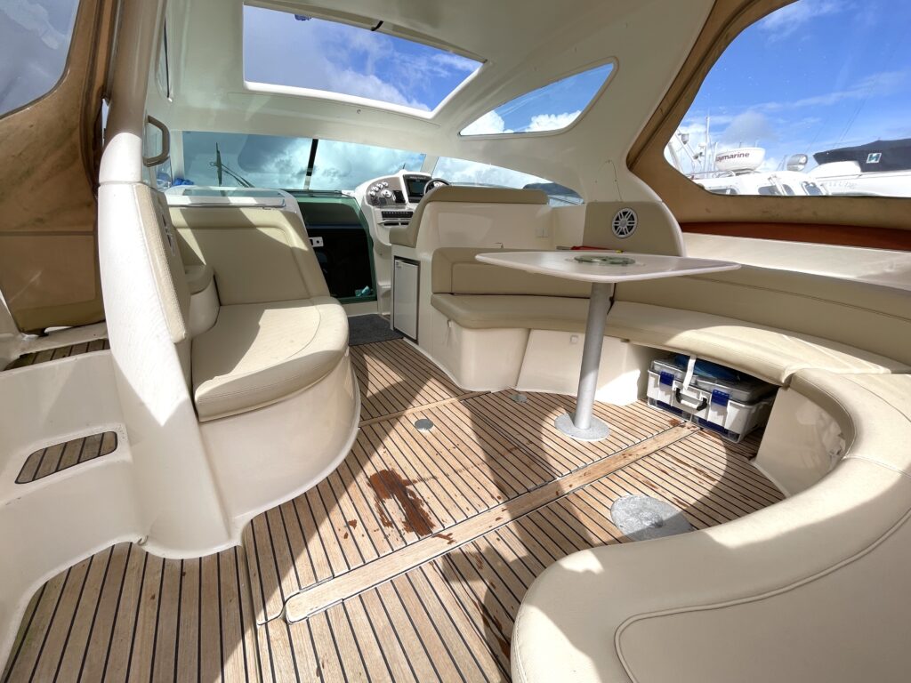 Sold. 2008 Built Jeanneau Prestige 34 S. 2 x Volvo Penta D4 260hp Inboard Diesel Engines.