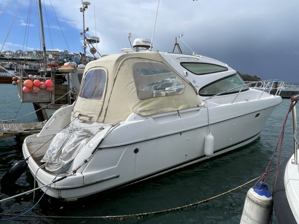 Sold. 2008 Built Jeanneau Prestige 34 S. 2 x Volvo Penta D4 260hp Inboard Diesel Engines.