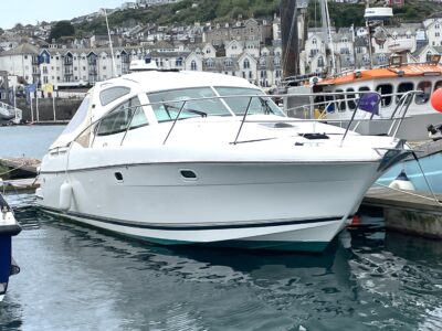Sold. 2008 Built Jeanneau Prestige 34 S. 2 x Volvo Penta D4 260hp Inboard Diesel Engines.